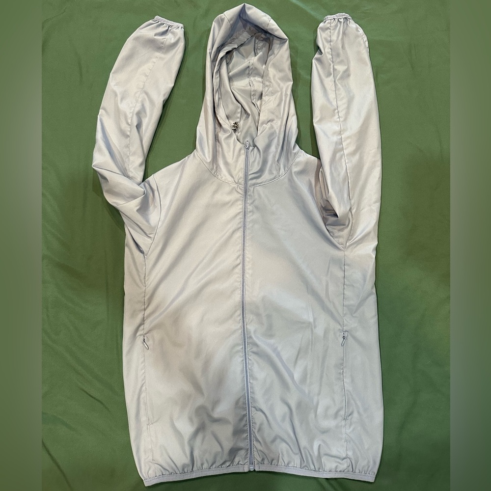 Love Tree Baby blue wind breaker with hood, Ladies Small front pockets. EUC.